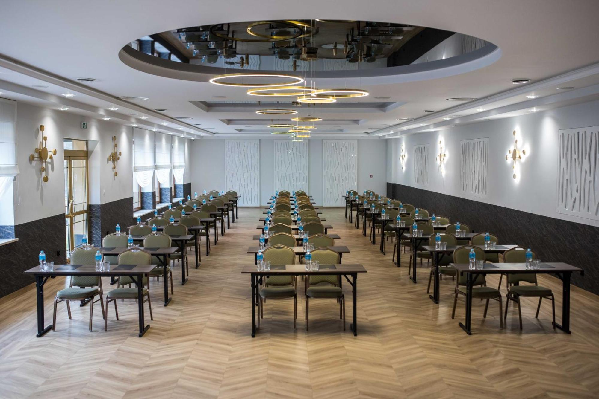 Hotel Paradiso Suchedniów Extérieur photo