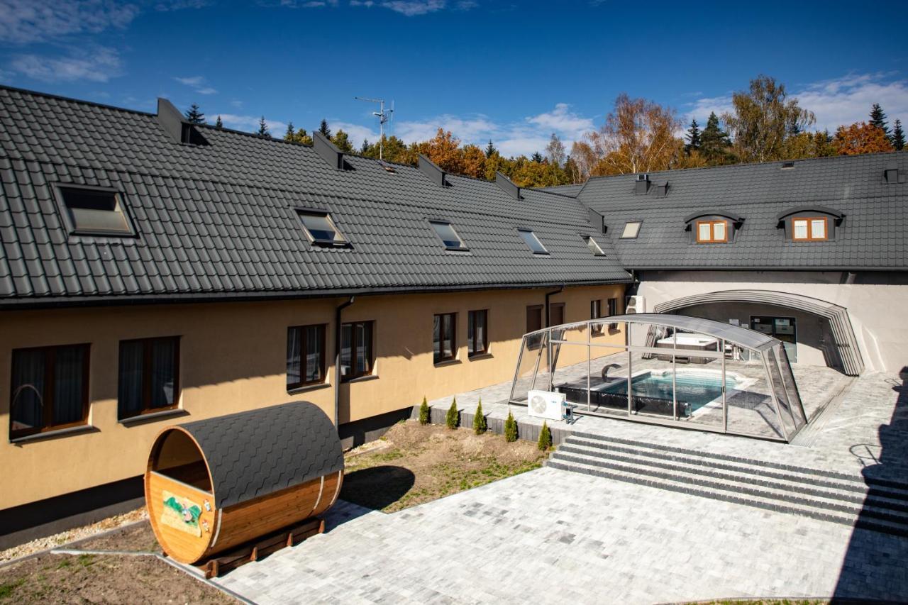 Hotel Paradiso Suchedniów Extérieur photo
